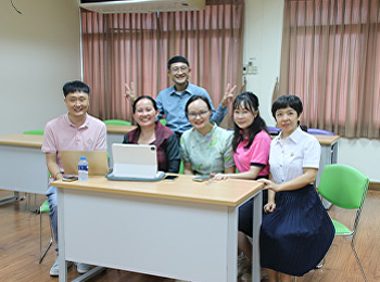 นักศึกษาจีน ป.เอก รุ่น 1 ห้อง 1-2
พบอาจารย์ที่ปรึกษา