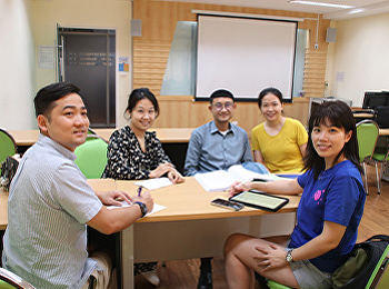 นักศึกษาจีน ป.เอก รุ่น 1 กลุ่ม 2
ปรึกษาดุษฎีนิพนธ์กับอาจารย์ที่ปรึกษา