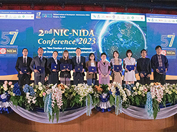 นักศึกษาจีนปริญญาเอก รุ่นที่ 1
ได้รับรางวัล TOP PAPER AWARDS
(international paper)
