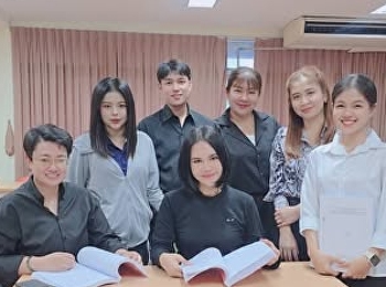 Thai Master’s degree students attending
a thesis consultation session with their
advisor, Asst. Prof. Dr. Thada
Siththada.